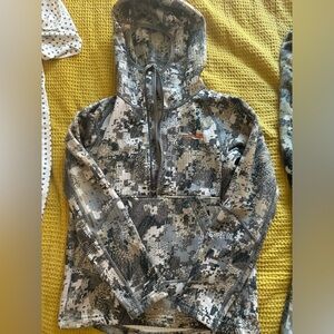 Sitka youth hoodie medium